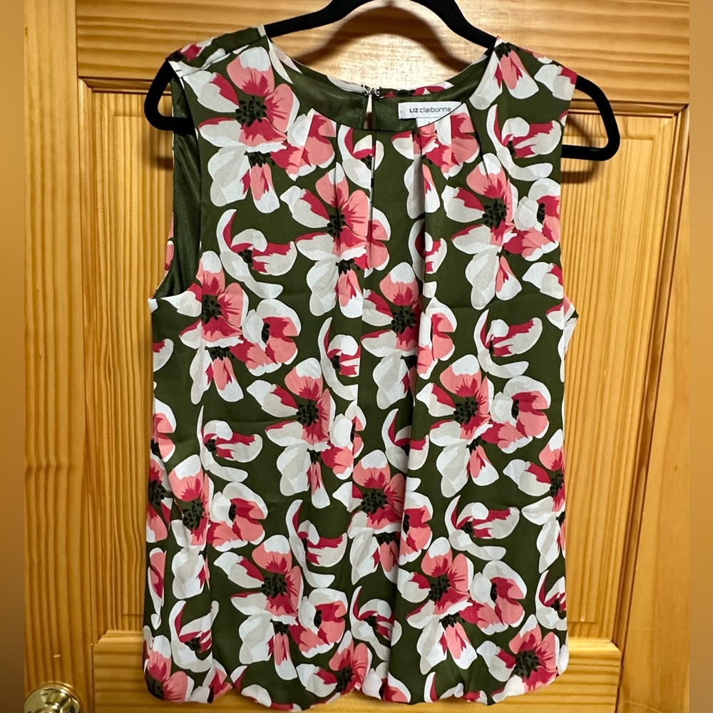 Liz Claiborne sleeveless top. Size large.